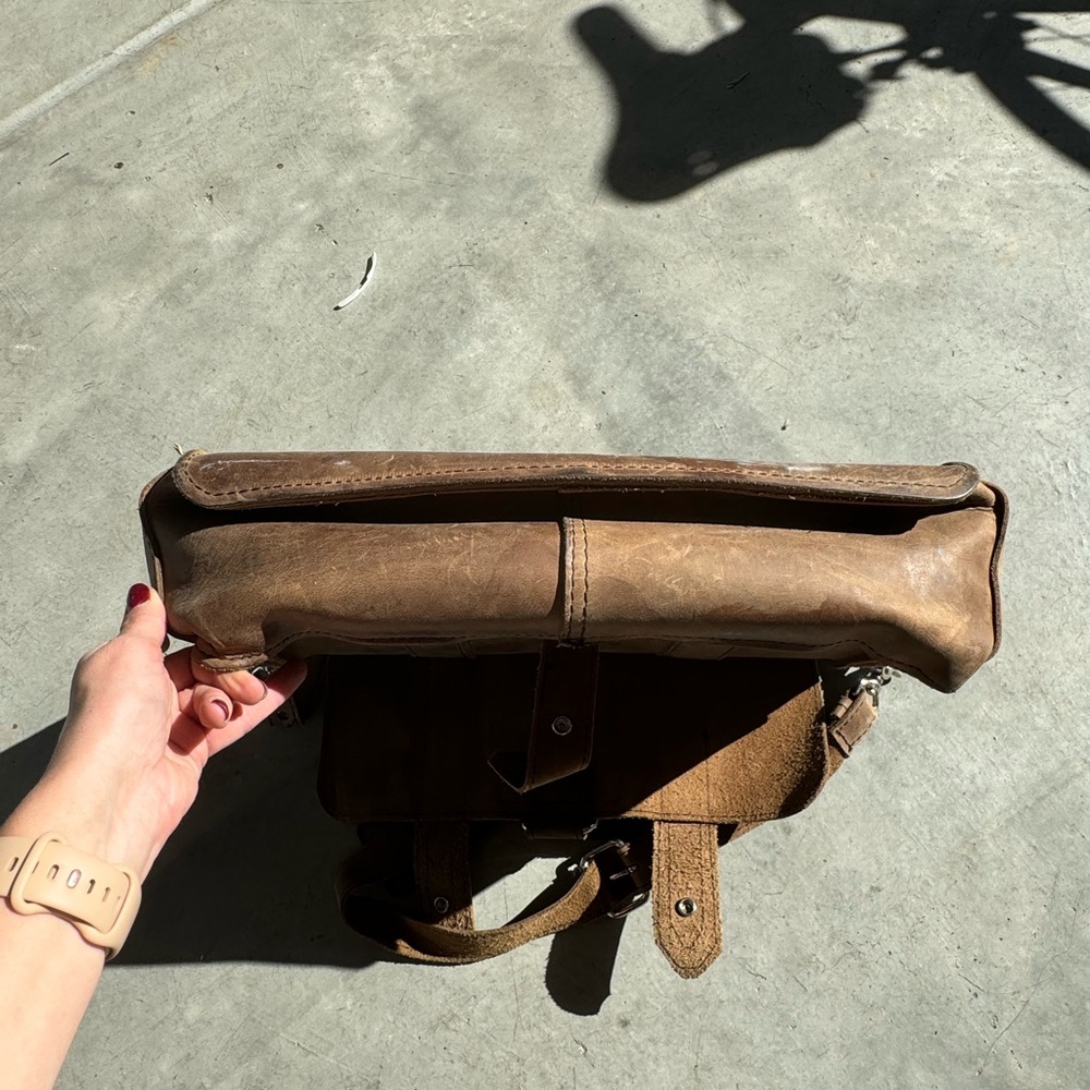 Leather briefcase - Picture 7 of 11